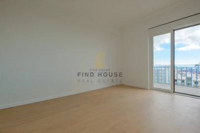 Apartamento T2 para Arrendamento em Penha de França