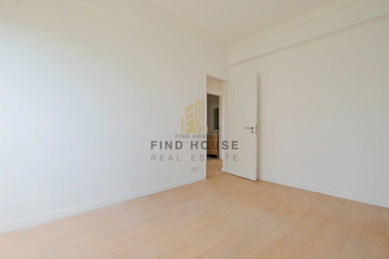 Apartamento T2 para Arrendamento em Penha de França Foto 16