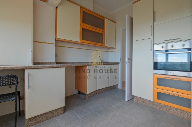 Apartamento T2 para Arrendamento em Penha de França Foto 10