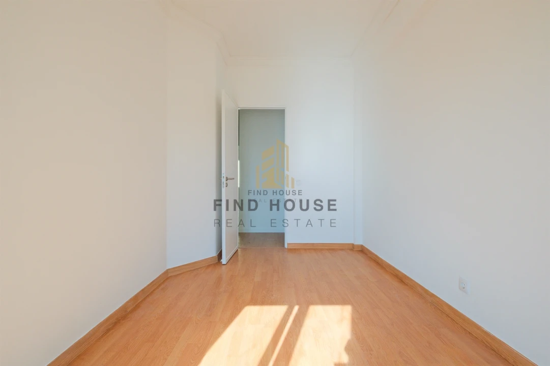 Apartamento T1 para Arrendamento em Penha de França Foto 11