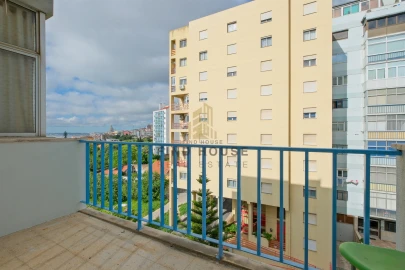 Apartamento T1 para Arrendamento em Penha de França