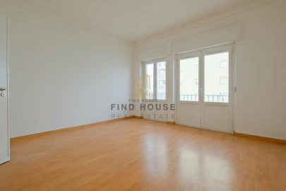 Apartamento T1 para Arrendamento em Penha de França