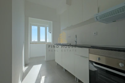 Apartamento T1 para Arrendamento em Penha de França