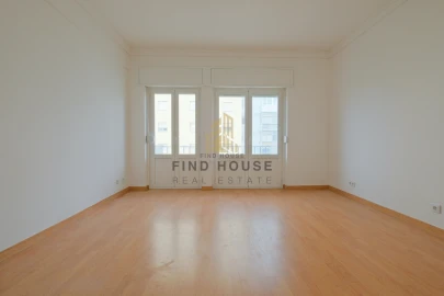 Apartamento T1 para Arrendamento em Penha de França