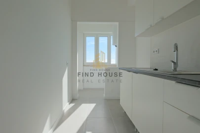 Apartamento T1 para Arrendamento em Penha de França