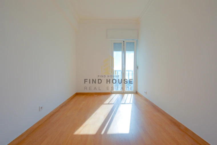 Apartamento T1 para Arrendamento em Penha de França Foto 9