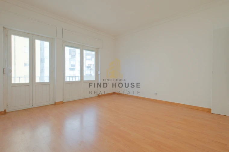 Apartamento T1 para Arrendamento em Penha de França Foto 4