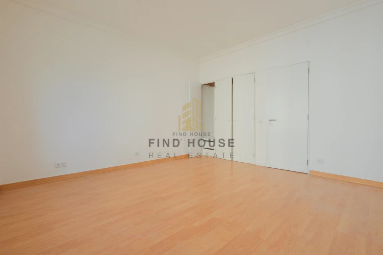 Apartamento T1 para Arrendamento em Penha de França Foto 5