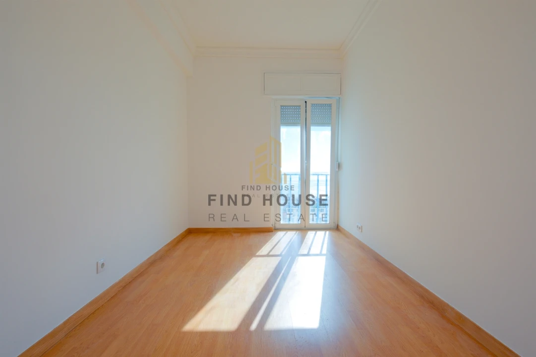 Apartamento T1 para Arrendamento em Penha de França Foto 9