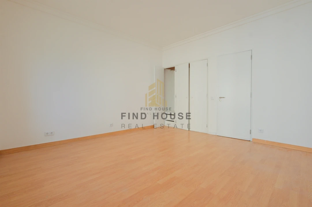 Apartamento T1 para Arrendamento em Penha de França Foto 5