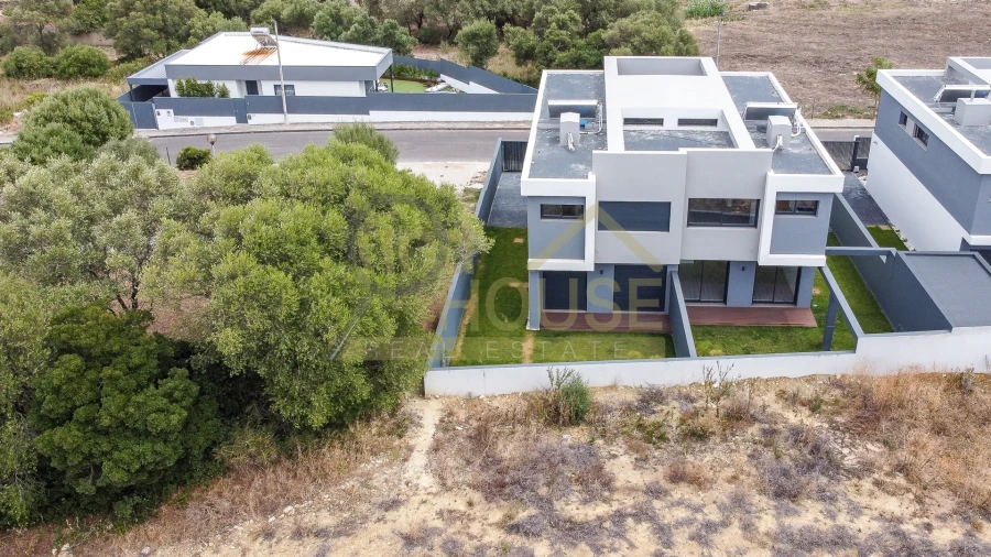 Moradia T3 para Venda em Alcabideche Foto 4