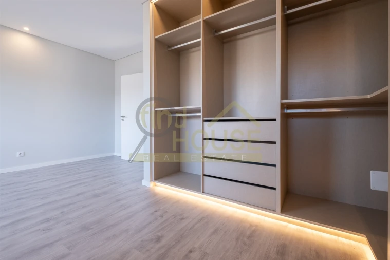 Moradia T3 para Venda em Alcabideche Foto 26