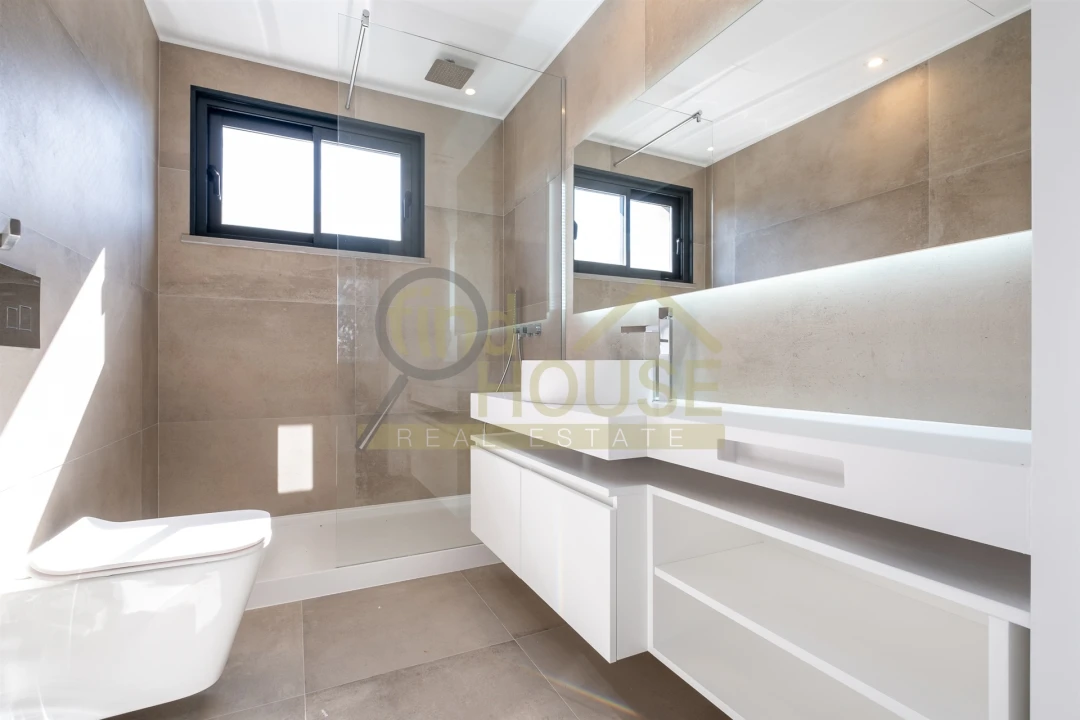 Moradia T3 para Venda em Alcabideche Foto 19