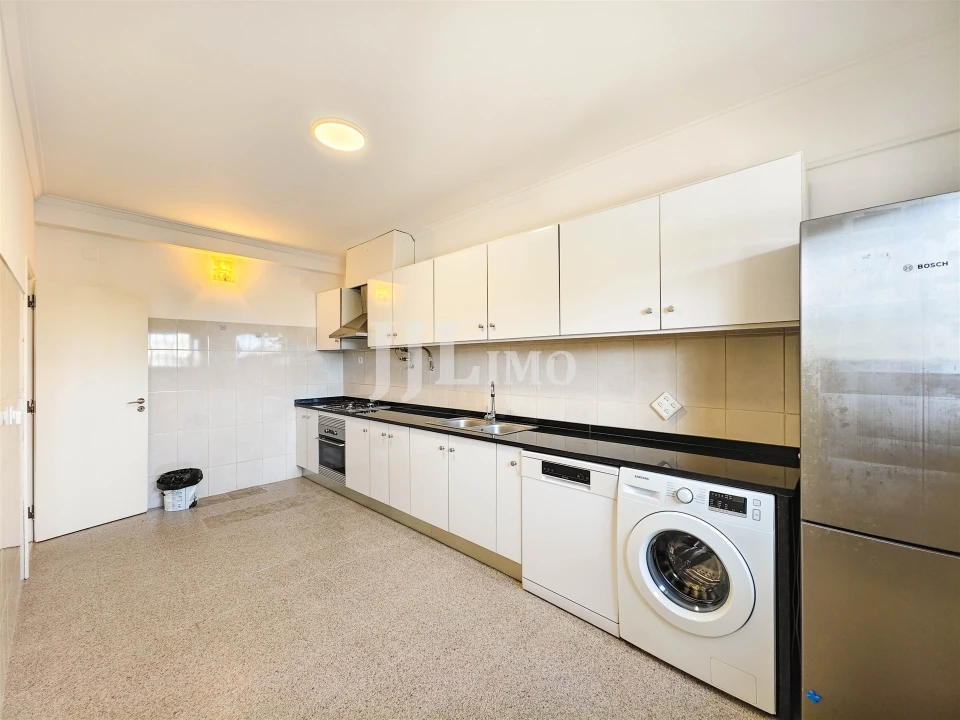 Moradia T6 para Venda em Rio de Mouro Foto 8