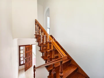 Moradia T6 para Venda em Rio de Mouro