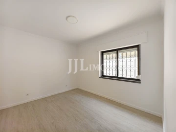 Moradia T6 para Venda em Rio de Mouro