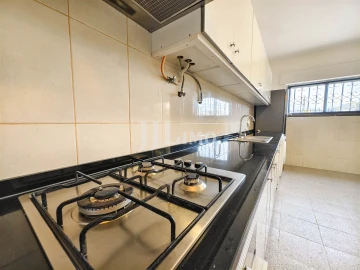 Moradia T6 para Venda em Rio de Mouro