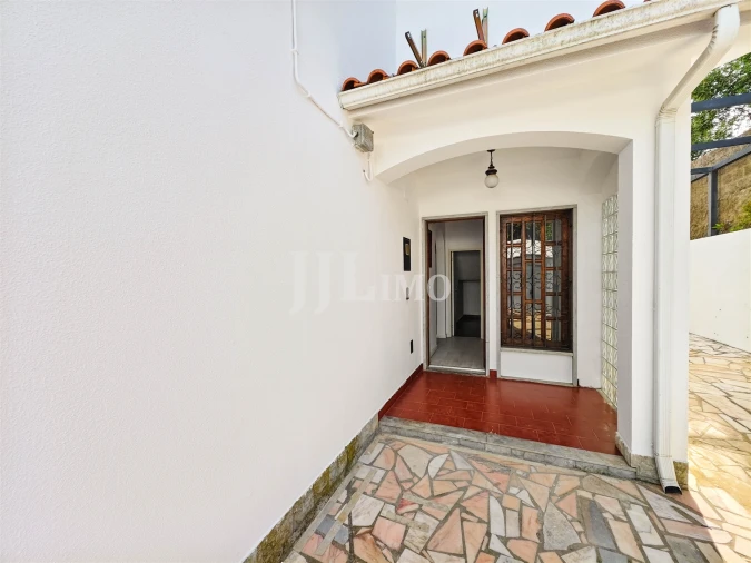 Moradia T6 para Venda em Rio de Mouro Foto 2