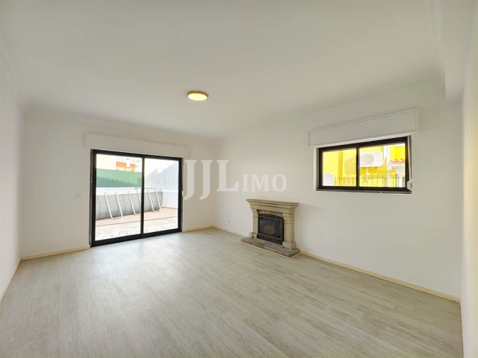 Moradia T6 para Venda em Rio de Mouro Foto 4