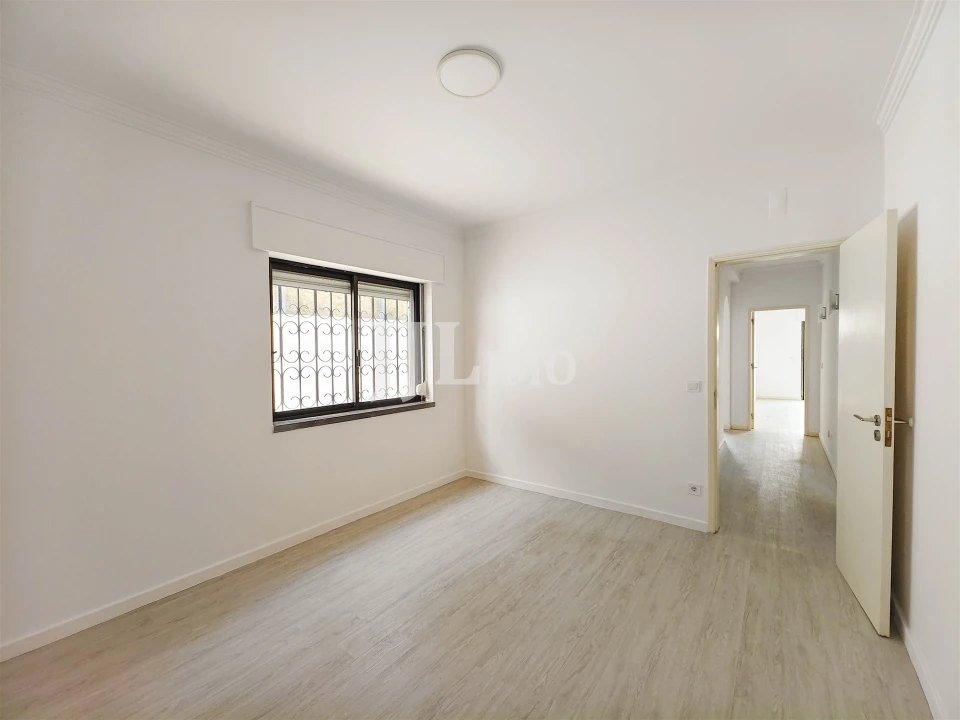 Moradia T6 para Venda em Rio de Mouro Foto 11