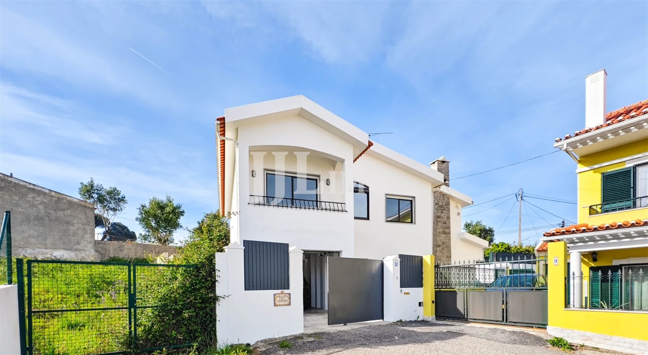 Moradia T6 para Venda em Rio de Mouro Foto 1