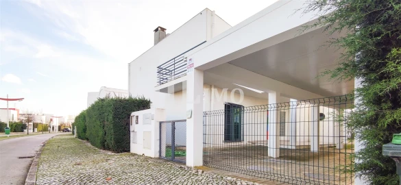 Moradia T3 para Arrendamento em Quinta do Anjo