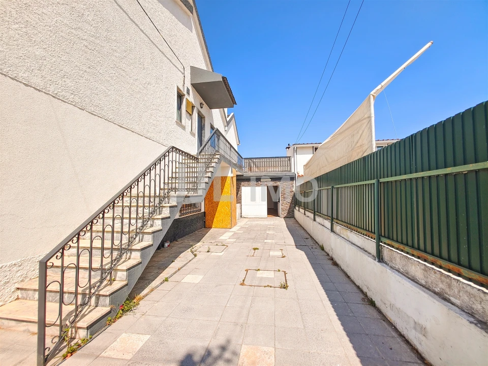 Moradia T3 para Arrendamento em Charneca de Caparica e Sobreda Foto 19