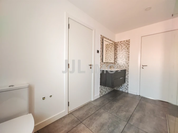 Moradia T3 para Arrendamento em Charneca de Caparica e Sobreda Foto 11