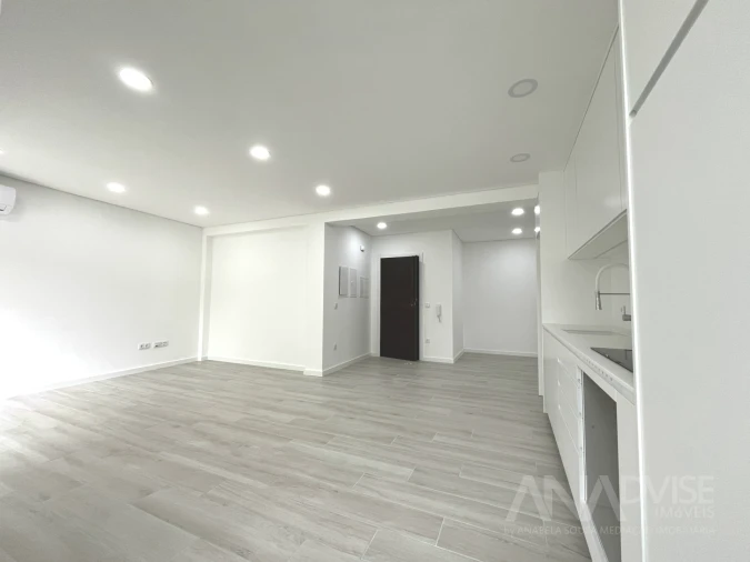 Apartamento T2 para Arrendamento em Viseu Foto 6