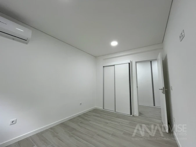 Apartamento T2 para Arrendamento em Viseu Foto 15