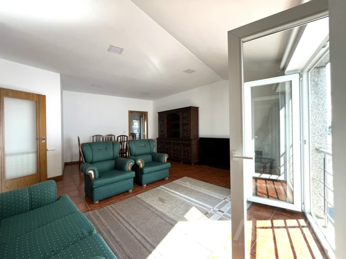 Apartamento T2 para Arrendamento em Viseu Foto 6