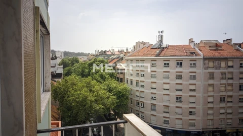 Apartamento T3 para Venda em Benfica