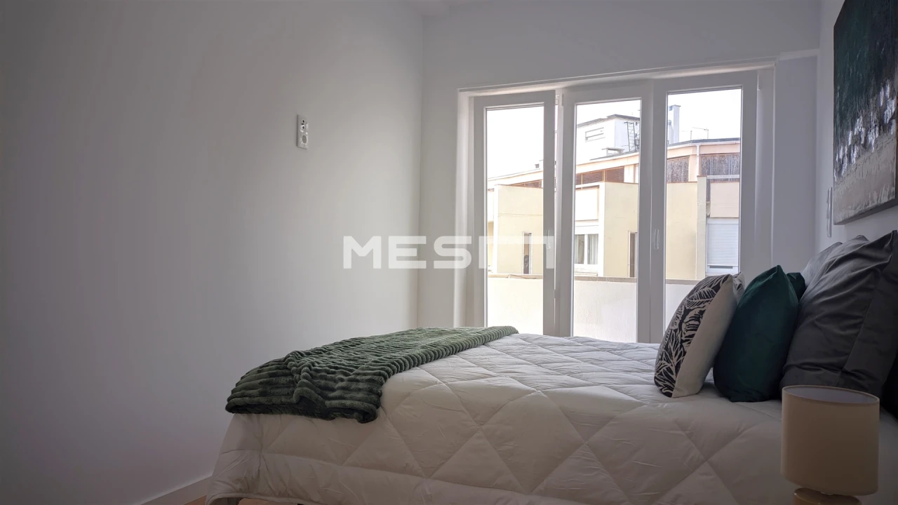 Apartamento T3 para Venda em Benfica Foto 4