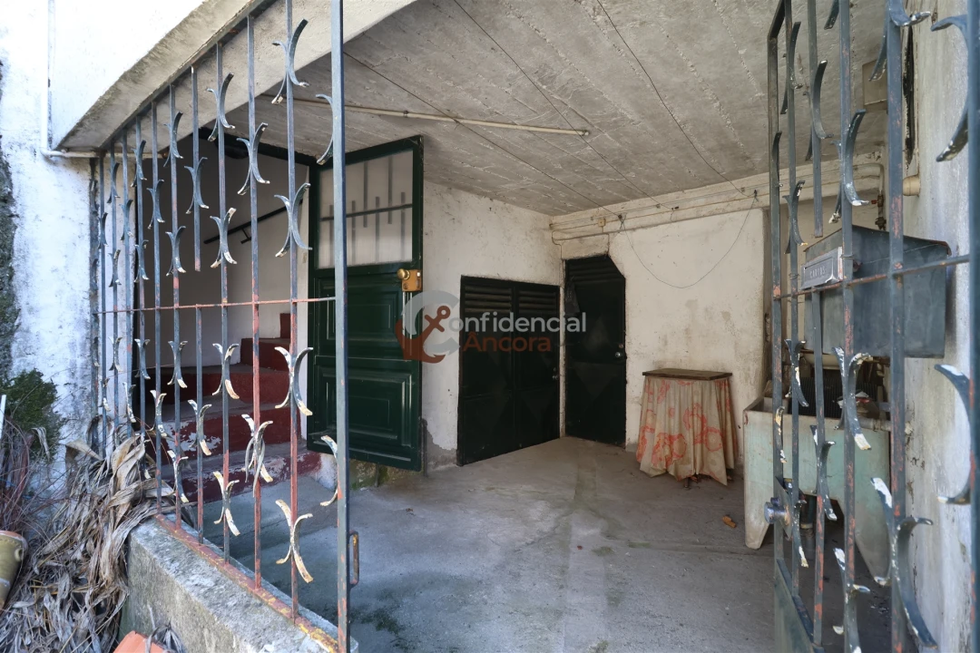 Moradia T3 para Venda em Vila Nova de Tazem Foto 3