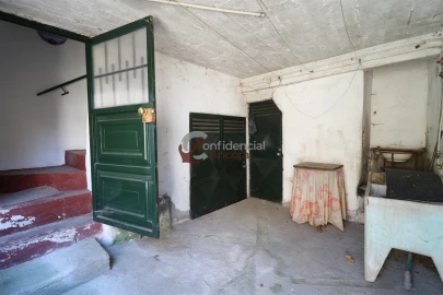 Moradia T3 para Venda em Vila Nova de Tazem