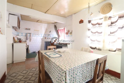 Moradia T3 para Venda em Vila Nova de Tazem