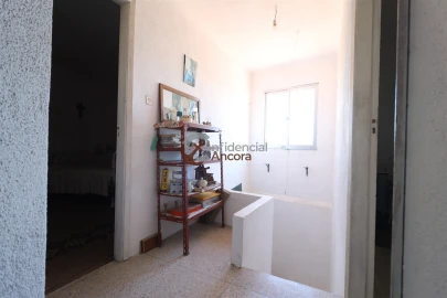 Moradia T3 para Venda em Vila Nova de Tazem