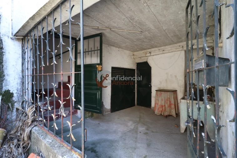 Moradia T3 para Venda em Vila Nova de Tazem Foto 3