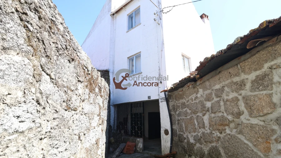 Moradia T3 para Venda em Vila Nova de Tazem