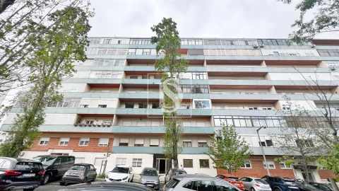 Apartamento T3 para Venda em Benfica