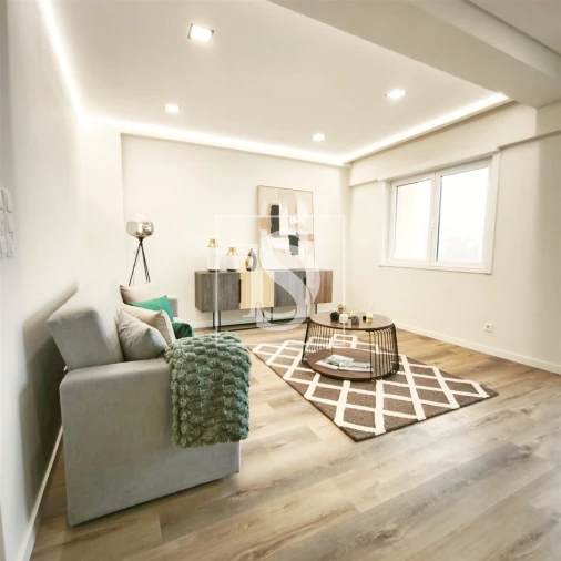 Apartamento T3 para Venda em Benfica Foto 4