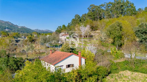 Moradia T1 para Venda em Vilar de Ferreiros