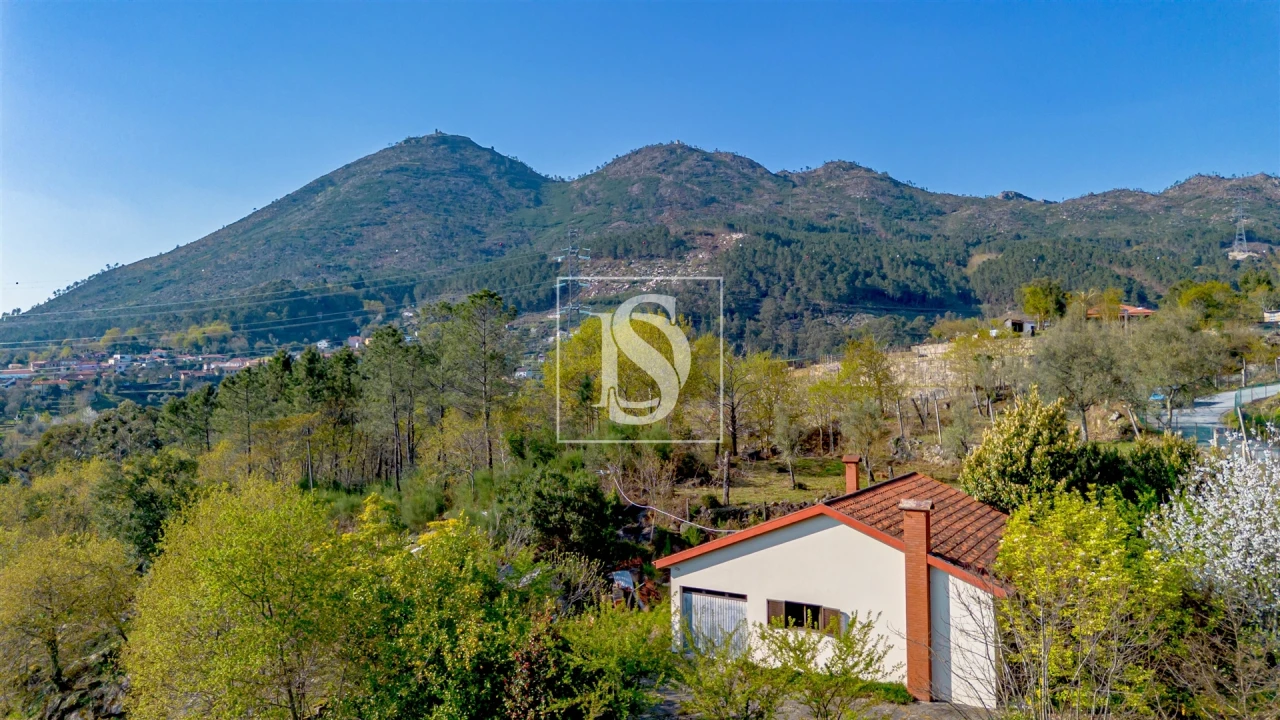 Moradia T1 para Venda em Vilar de Ferreiros Foto 18