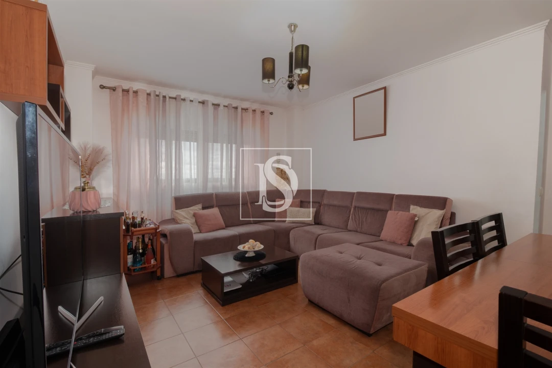 Apartamento T3 para Venda em Santo Antonio da Charneca Foto 1