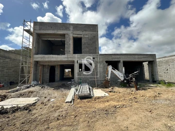 Moradia T3 para Venda em Pico da Pedra