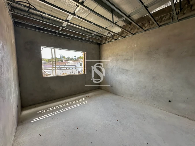 Moradia T3 para Venda em Pico da Pedra Foto 9