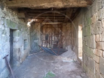 Moradia T5 para Venda em Vila Verde e Santão