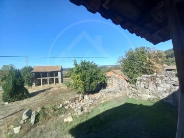 Moradia T5 para Venda em Vila Verde e Santão