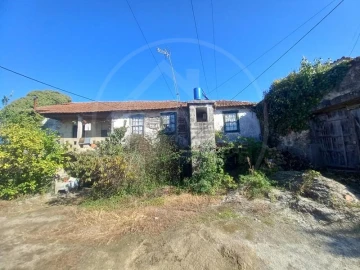 Moradia T5 para Venda em Vila Verde e Santão