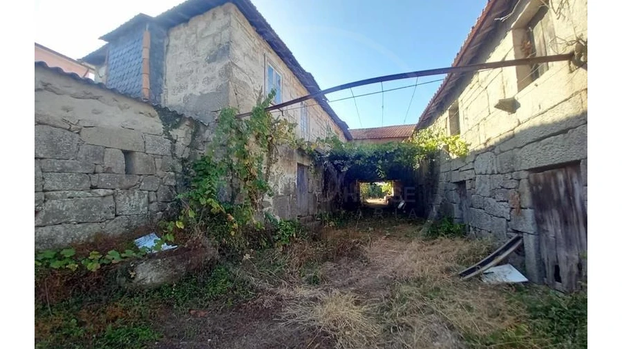 Moradia T5 para Venda em Vila Verde e Santão